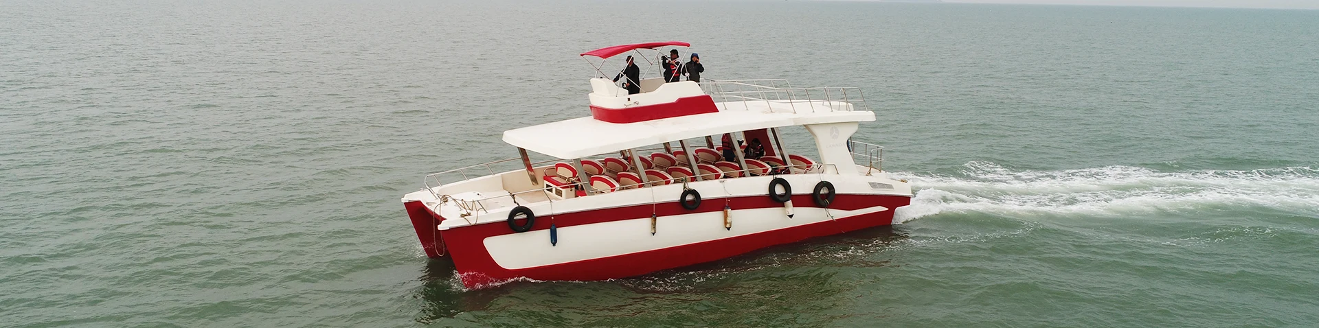 Perahu Penumpang Catamaran