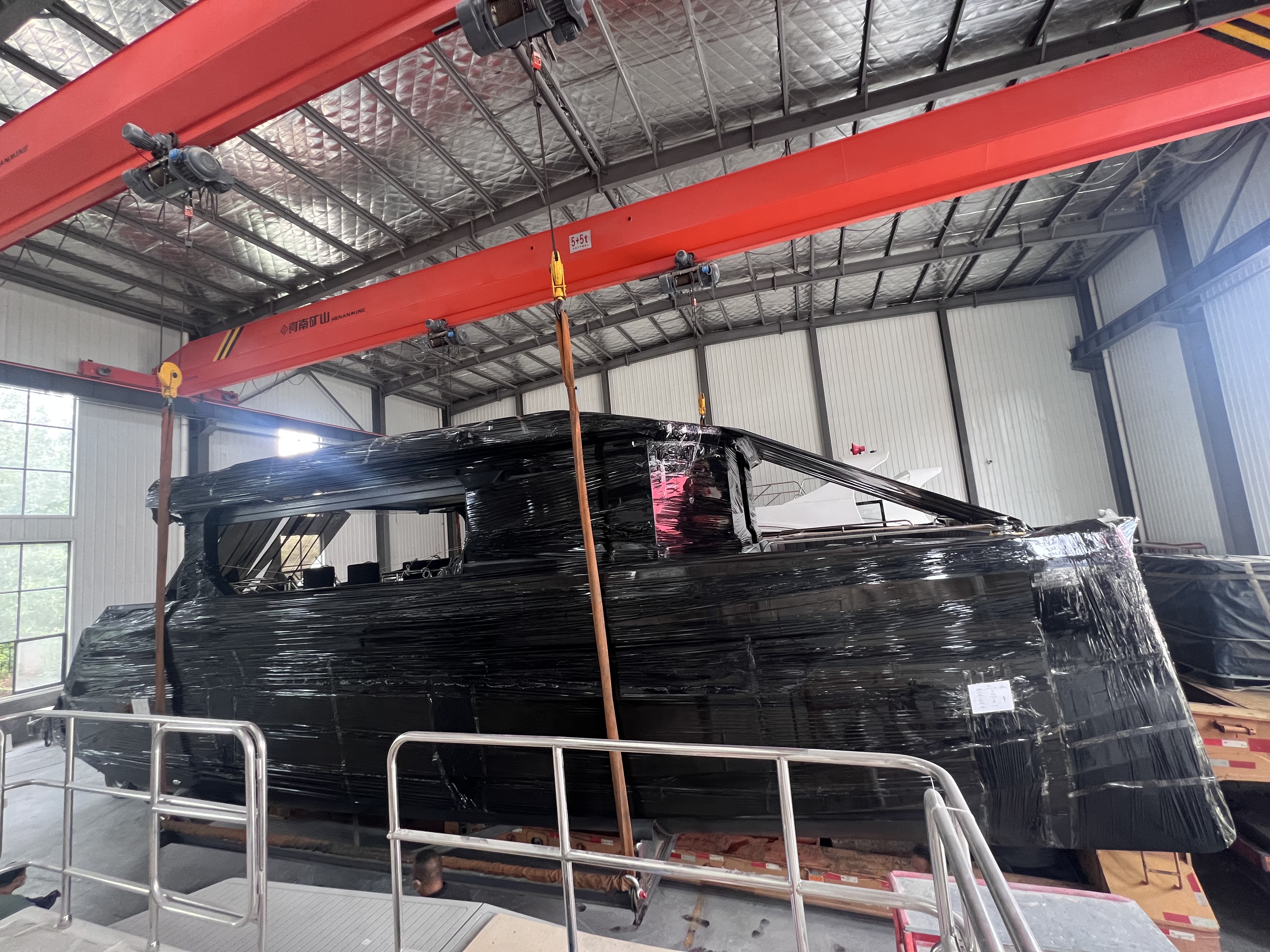 Catamaran Partai Lawada® 1360 pertama yang disampaikan ke Malaysia, yang kedua adalah membangun.