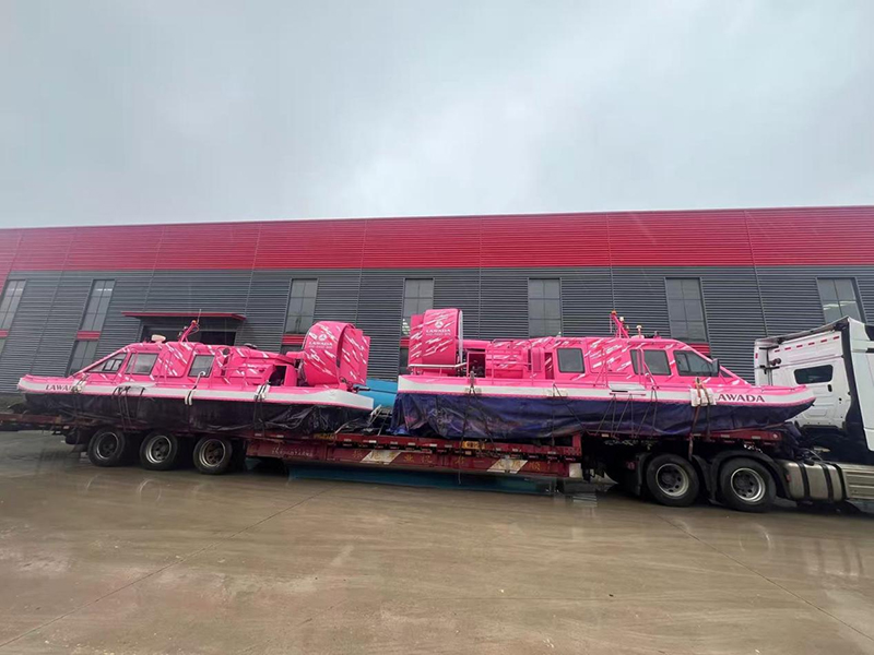 Lawada® telah menghadirkan dua hovercraft multi-fungsi, yang meningkatkan pengalaman dan efisiensi operasional di area pemandangan.